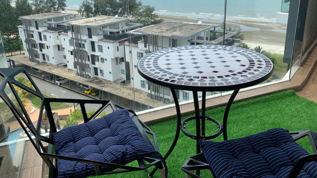 Timurbay Seaview Suite By Guns Studio Kuantan Exterior foto